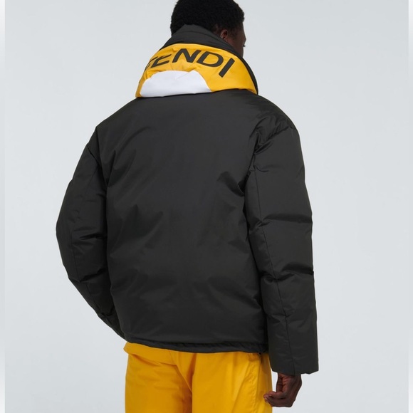 NWT Men’s Medium Fendi Logo-hood Technical Ski Down Jacket In Black/Yellow/White - Picture 4 of 16